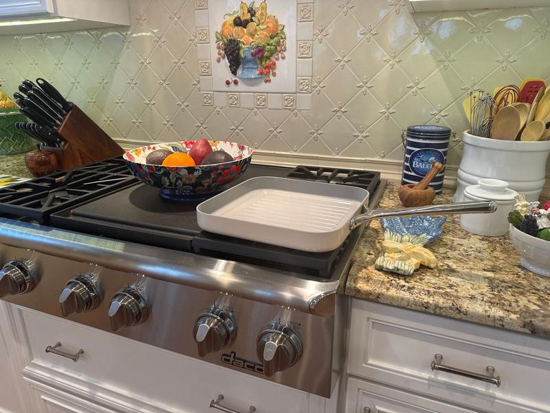 Customer carousel item 3.