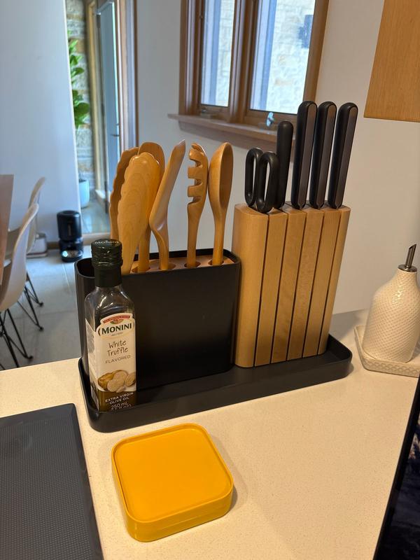 Customer carousel item 8.