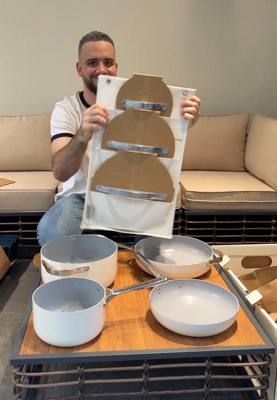 Customer carousel item 6.