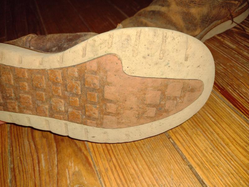 The sole is totally smooth after maybe 7 months of wearing.