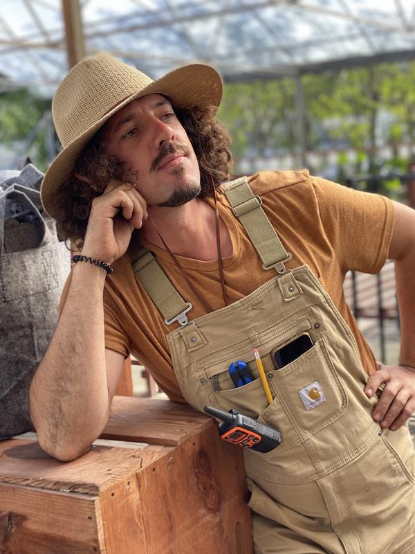 Perfect pockets for pruners, walkies, rubber bands, notebooks, pencils, and phone!