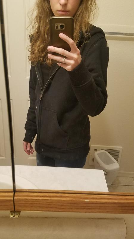 Extra small jacket. Frame: 5'5, 100lbs, petite