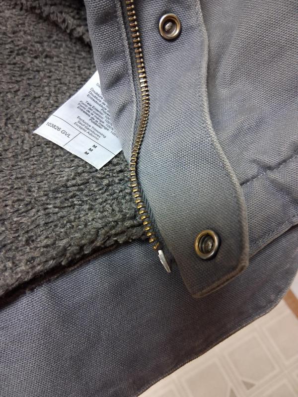 Here is where the zipper broke.