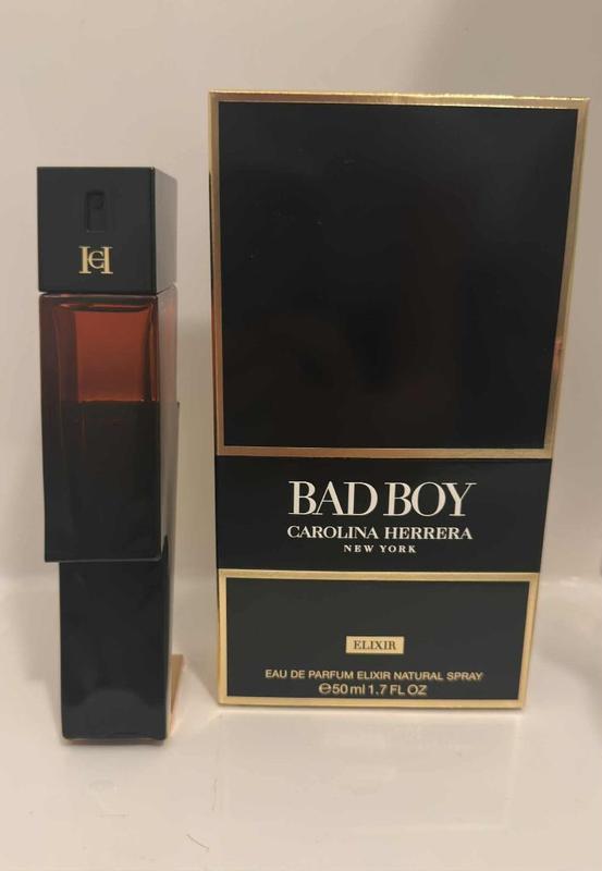 Customer photo for "Very nice scent that lasts all day long"
