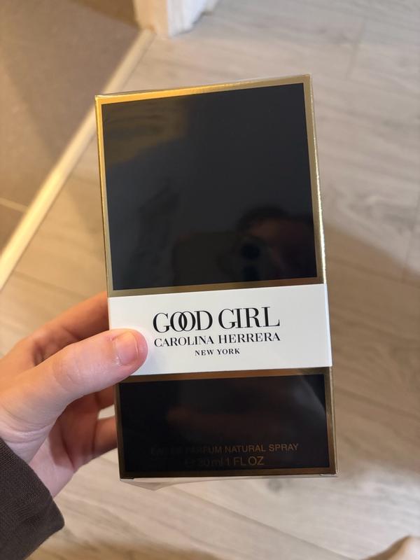 Customer photo for "Incredible perfume!"