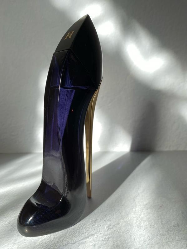 Customer photo for "Alluring, Sexy, Feminine fragrance"