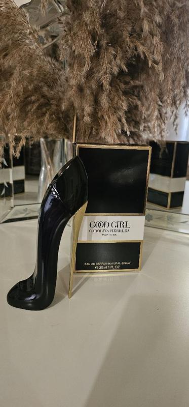 Customer photo for "Beautiful bottle, even better scent."
