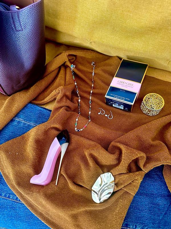 Customer photo for "Such a great feminine scent"