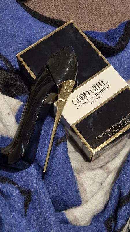 Customer photo for "Lovely perfume with fun bottle"