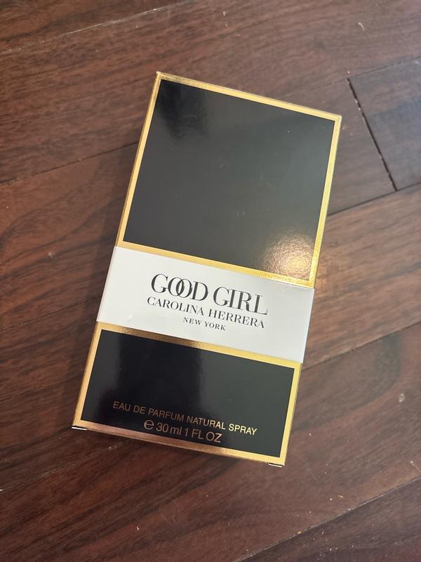 Customer photo for "beautiful scent, beautiful bottle"
