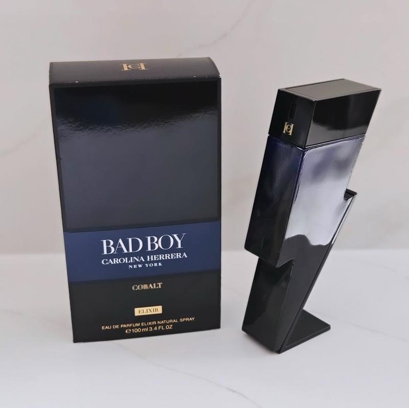 Customer photo for "This cologne smells amazing!"