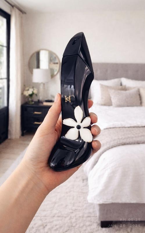 Customer carousel item 6.