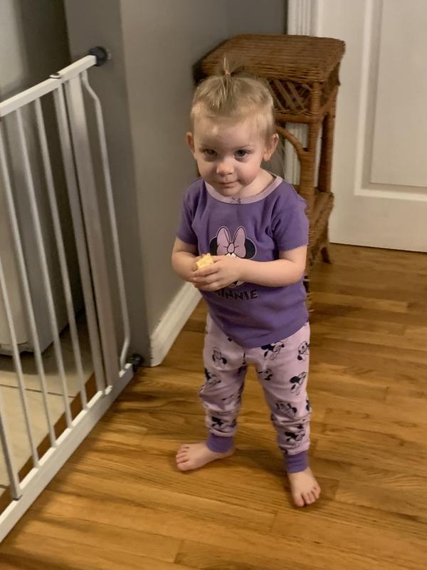 Lydia and Minnie ( her favorite 💜)