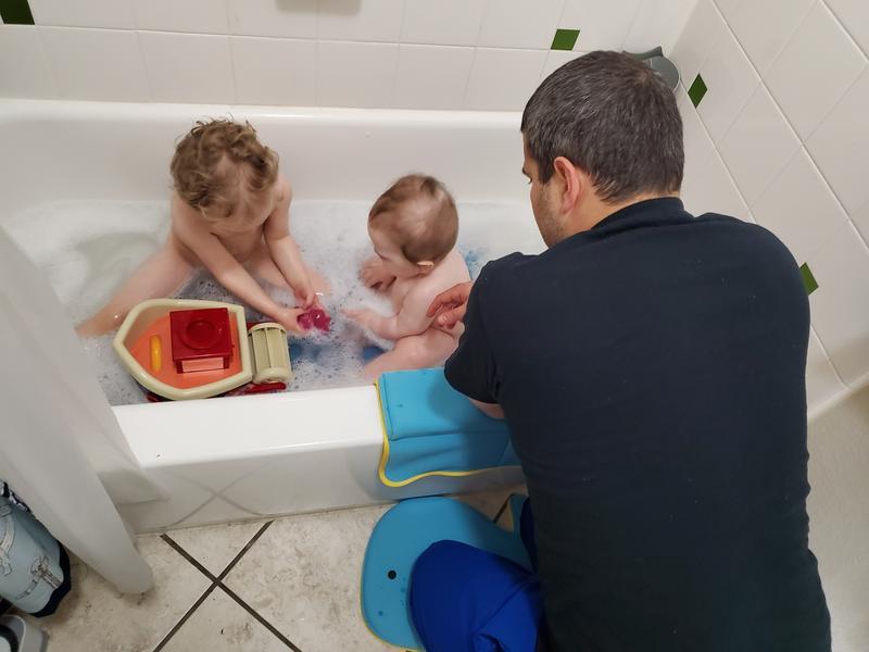 Comfortable while bathing kids