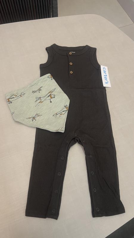 Perfect outfit, great fabric and finish. Looks wonderful on the baby.