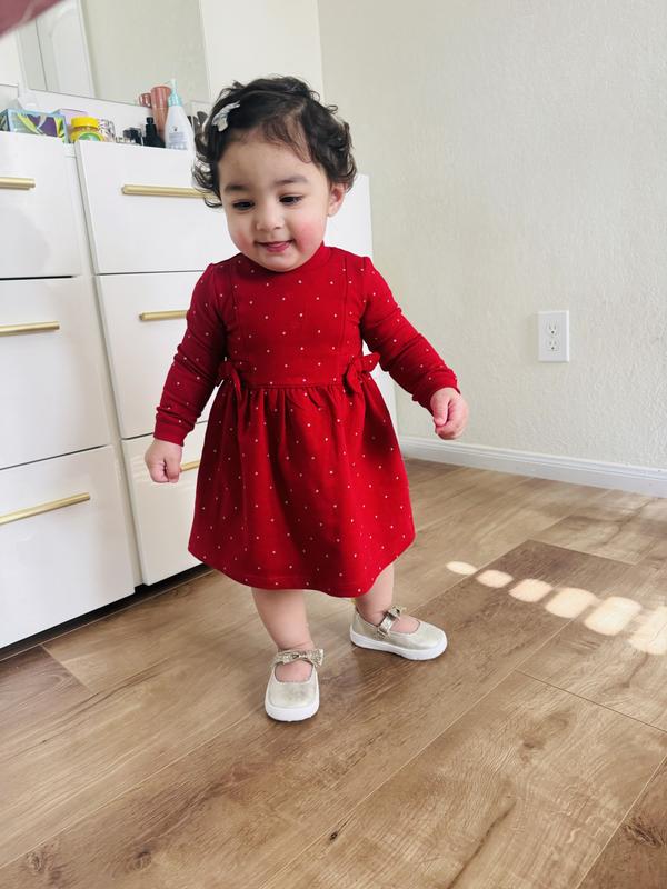 My baby was feeling soo comfortable in this shoes. And simply beautiful shoes. Loved it