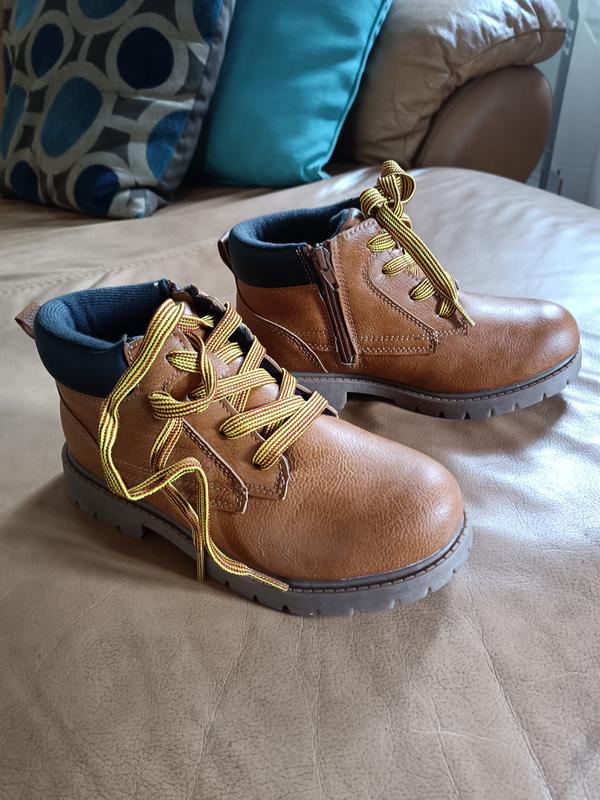 Comfy boots are easy to wear with side zipper.