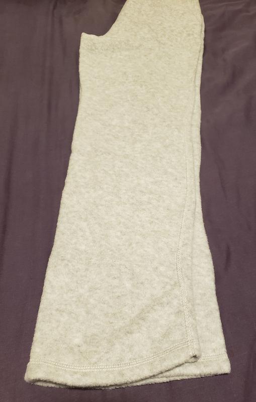 You can see the difference in the width of the legs.