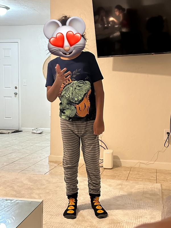 My child is 10 years old and bought size 14A.