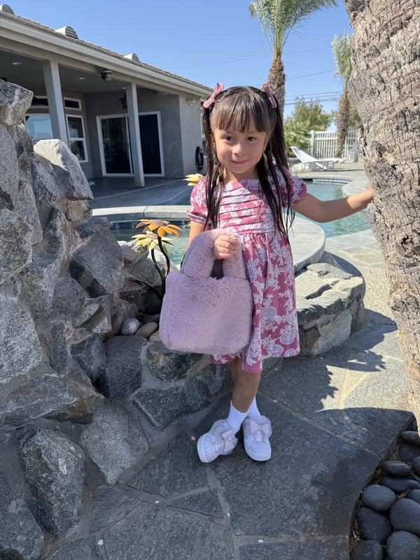 Grammys girl doing her photo shoot. She loves dressing up.