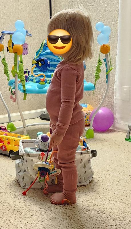 Wearing 2T, 27 lbs