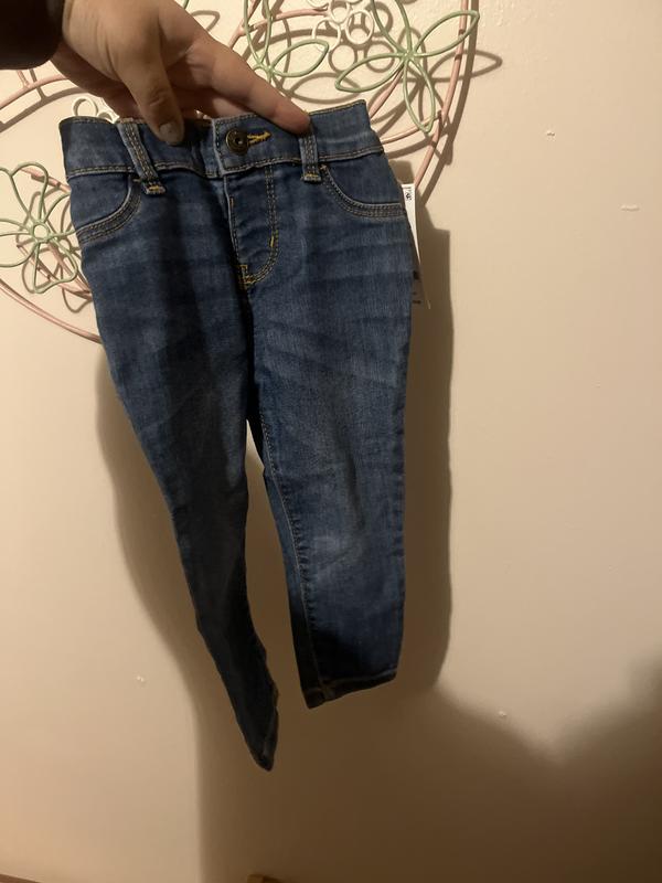 Jeans the the dark wash