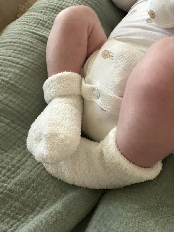 3 week old Newborn in comfy socks