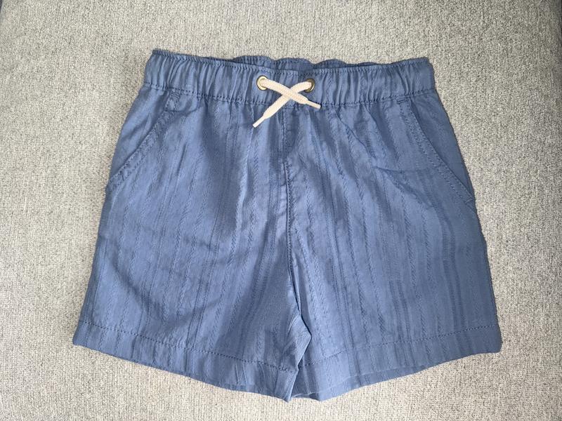 The detailing on the shorts is absolutely adorable!