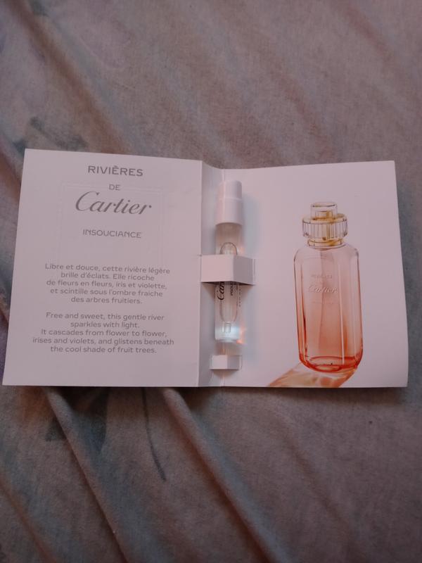 It has information about the perfume and how the bottle looks like