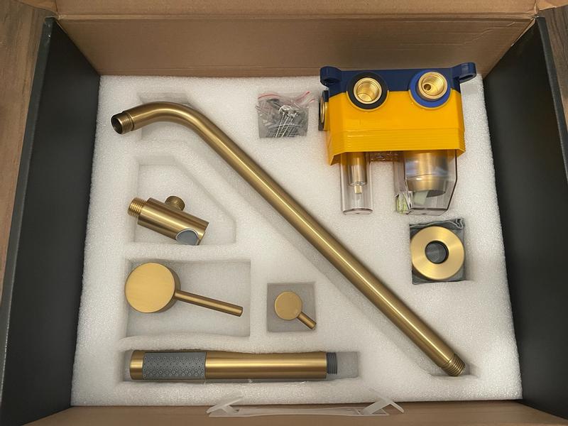 Customer carousel item 6.