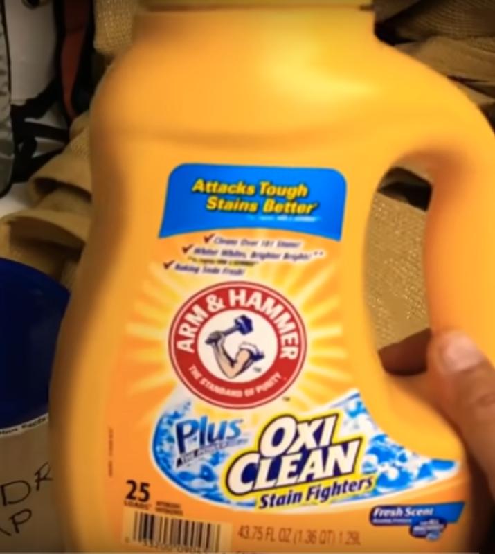 ARM & HAMMER Plus OxiClean, Fresh Scent, Stain Removing High Efficiency  (HE) Liquid Laundry Detergent