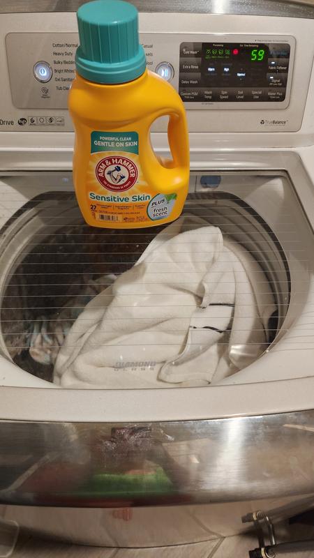 ARM & HAMMER 105 fl. oz. Sensitive Skin Plus Fresh Scent Liquid Laundry  Detergent, 105 Loads 00281 - The Home Depot