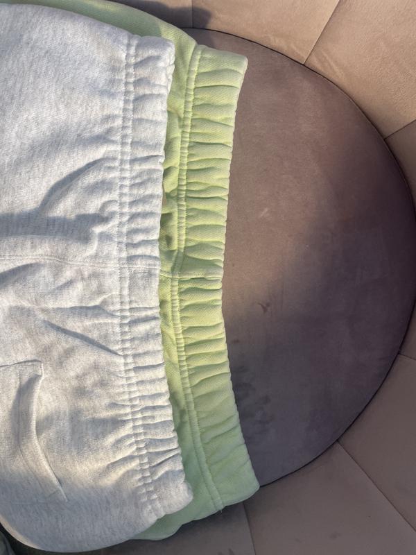 New pair has a smaller and thinner waistband than my old pair.