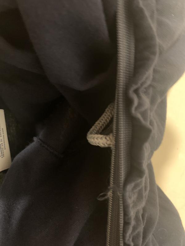 Elastic separating from the waistband
