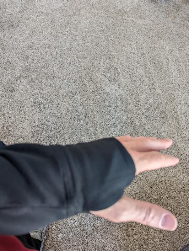 Thumb cuff opening from top view