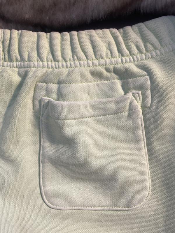 Reinforced back pocket
