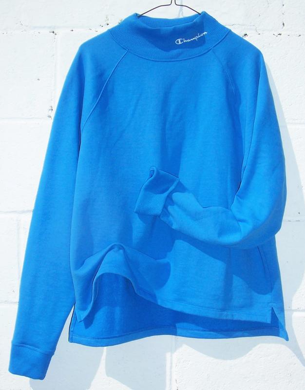 Comfortable Champion top