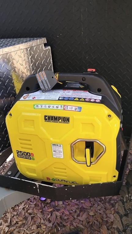 2500W Dual Fuel Inverter with CO Shield® - 201183 - Champion