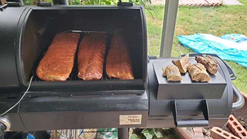 Texas Trio® Gas & Charcoal Grill - Char-Griller