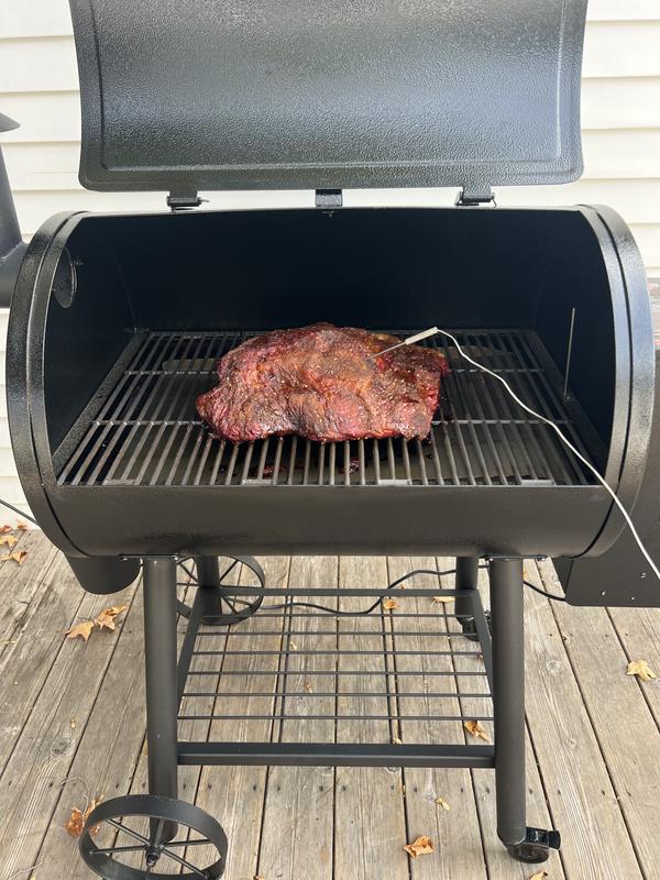 Wood Pro Pellet Grill - Char-Griller