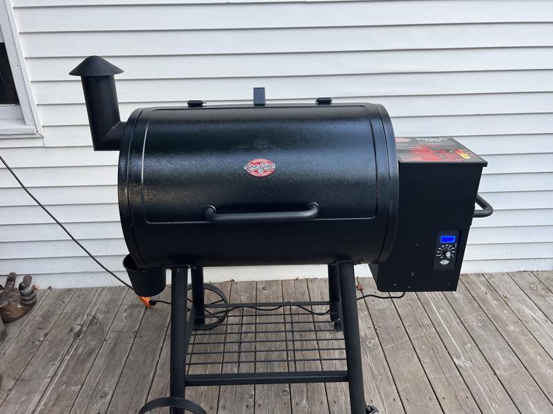 Wood Pro Pellet Grill - Char-Griller