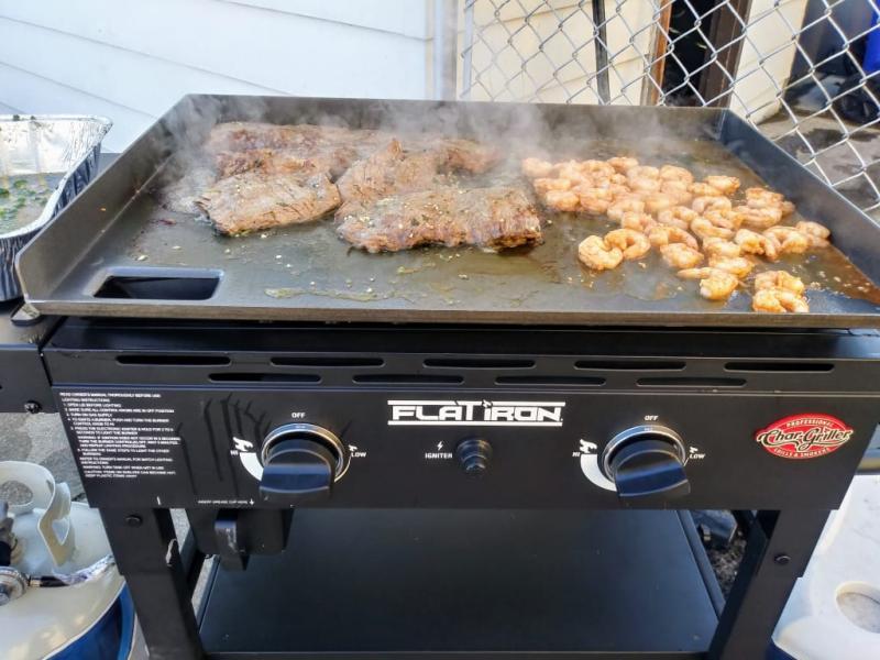 2 Burner Flat Iron Gas Griddle with Lid Char Griller