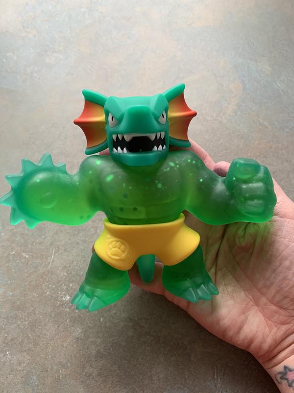 Can squirt water from its mouth