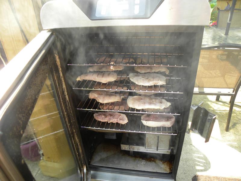 CHAR-BROIL DIGITAL ELECTRIC SMOKER STAND