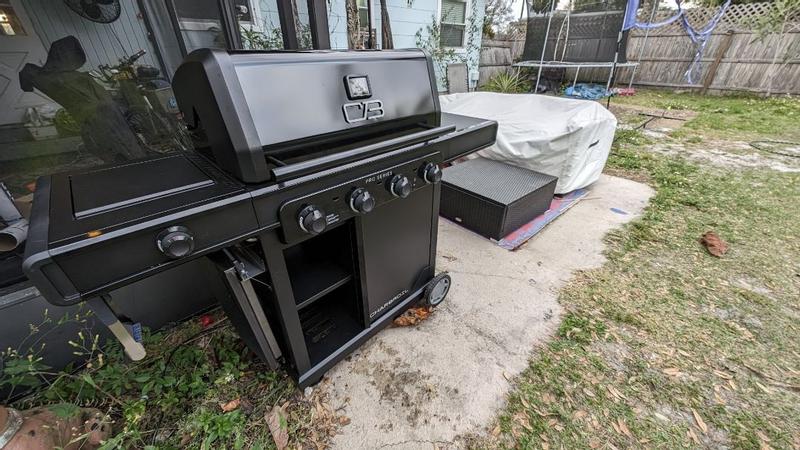 4-Burner Gas Grill, Griddle & Charcoal Grill ┃ Pro Series