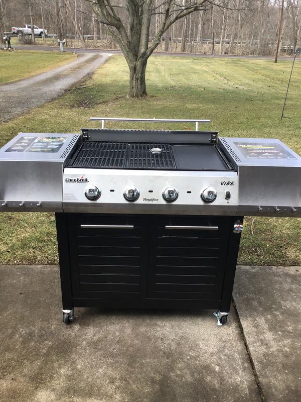 Gas Grill with Griddle, Vibe 535