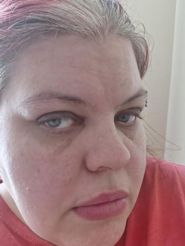Customer photo for "Great Eyeshadow stick"