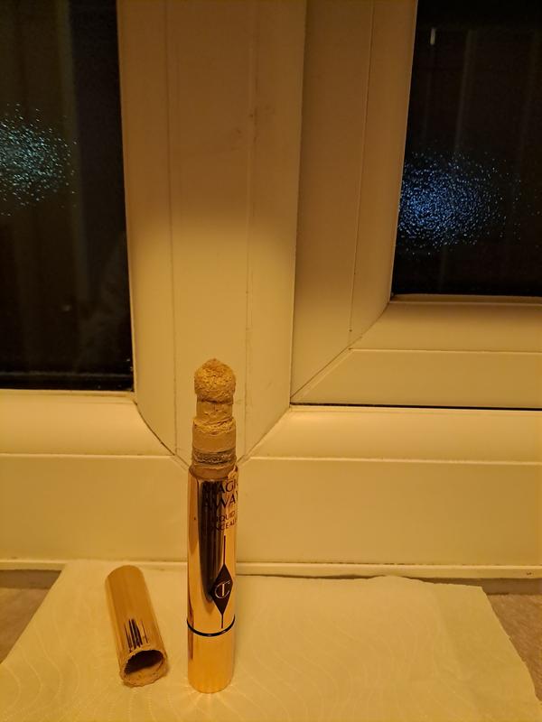 Customer photo for "Faulty Concealer brushes."