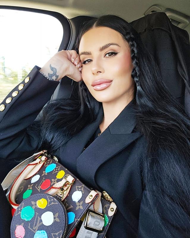 Wearing my super nudes pallette