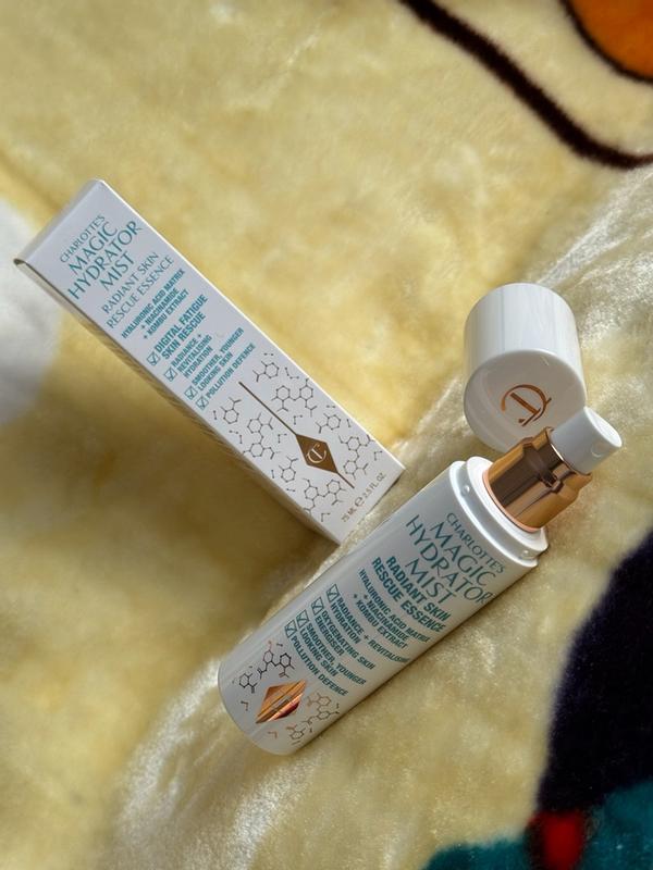 Customer photo for "Leaves my skin feeling moisturised"